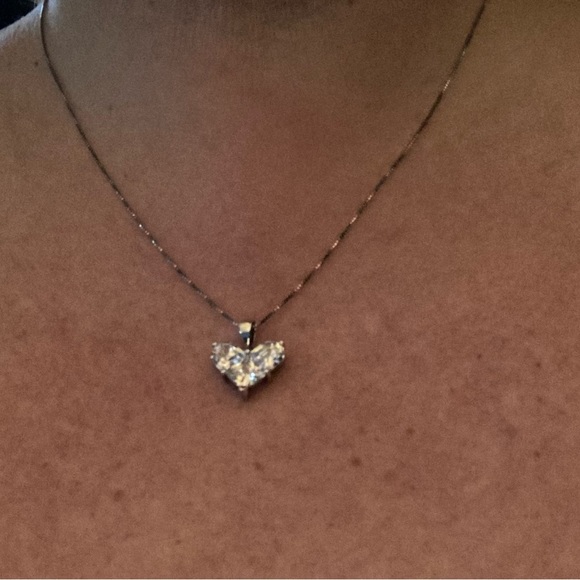 Tocara. Virginie heart shaped necklace. 925s and DiAmi clear stone 17”+2” - Picture 7 of 9